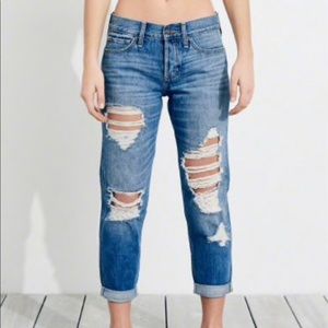 hollister low rise ripped boyfriend jeans